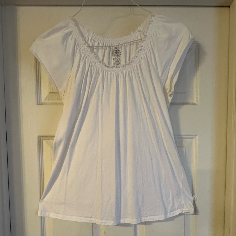 IZOD Women's Ruffled Sleeveless White Top